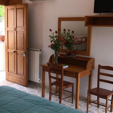 "Villa Pompei" Camere Familiari מראה חיצוני תמונה