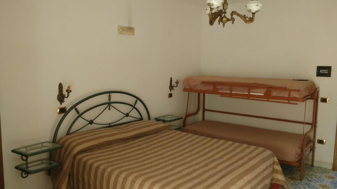 "Villa Pompei" Camere Familiari מראה חיצוני תמונה