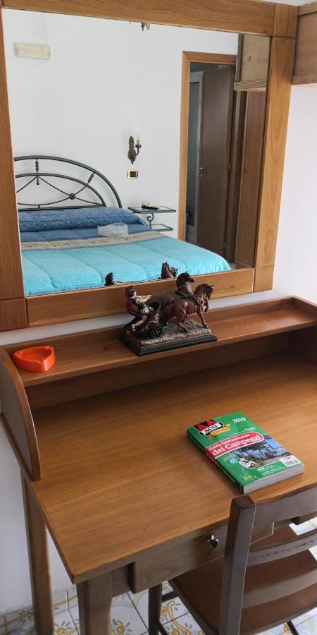 "Villa Pompei" Camere Familiari מראה חיצוני תמונה