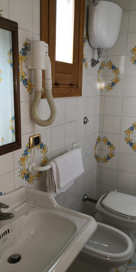 "Villa Pompei" Camere Familiari מראה חיצוני תמונה